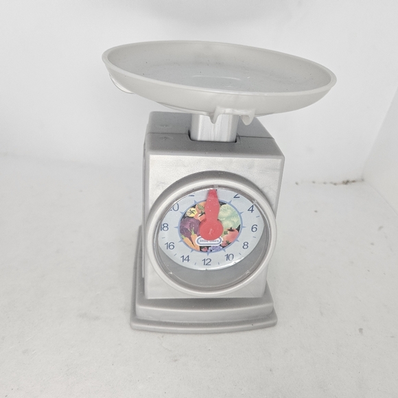 LITTLE TIKES FOOD  KITCHEN PLAY SCALE FUN With FOOD 3 In 1 Garden Market.  Item - Picture 1 of 9